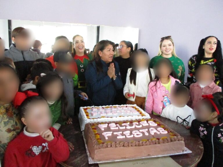Lleva CEAVE alegría y regalos a familias de Parral con Encuentro Navideño 2025