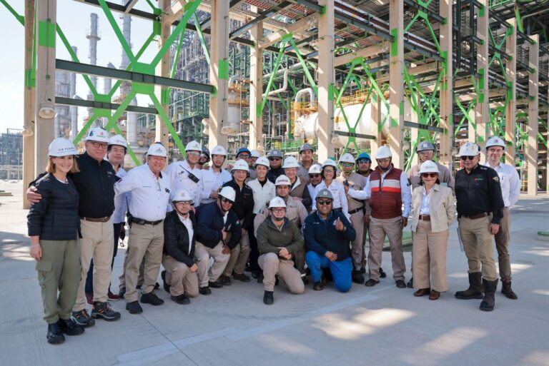 “PEMEX RECUPERA SU CAPACIDAD DE REFINACIÓN”: PRESIDENTA CLAUDIA SHEINBAUM SUPERVISA MODERNIZACIÓN DE REFINERÍA DE TULA, HIDALGO