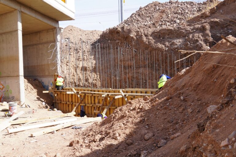 Mantiene Municipio labores en puente vehicular de la colonia Sierra Azul