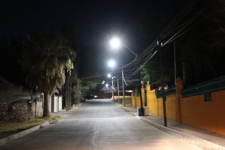 Estrenan Labor de Terrazas y Campestre del Bosque alumbrado LED: Finaliza municipio Modernización