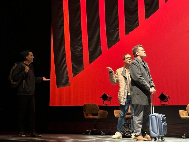 Vive el teatro desde el escenario: Municipio anuncia boletos para primera función de “Chihuahua a Telón Cerrado”