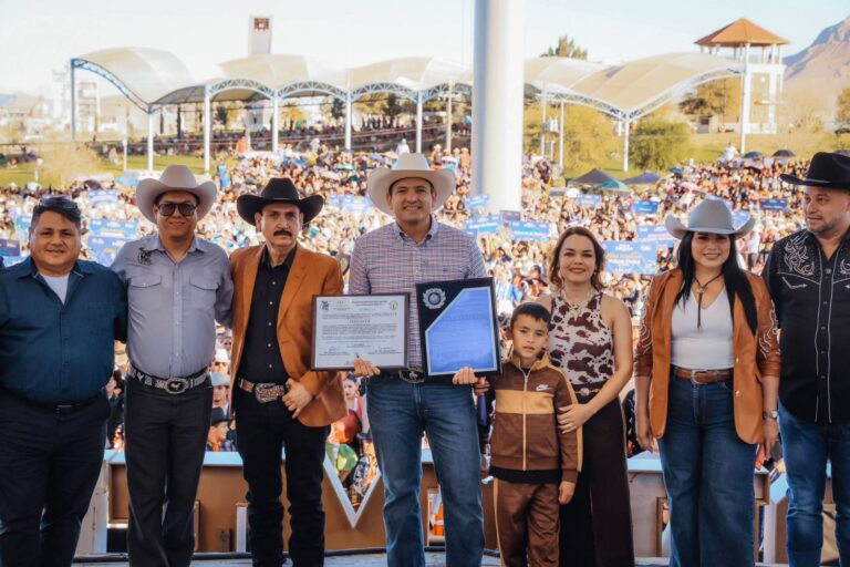 Nuevo récord de 3 mil 754 bailarines en Polka Monumental 2026; Marco Bonilla recibe premio internacional