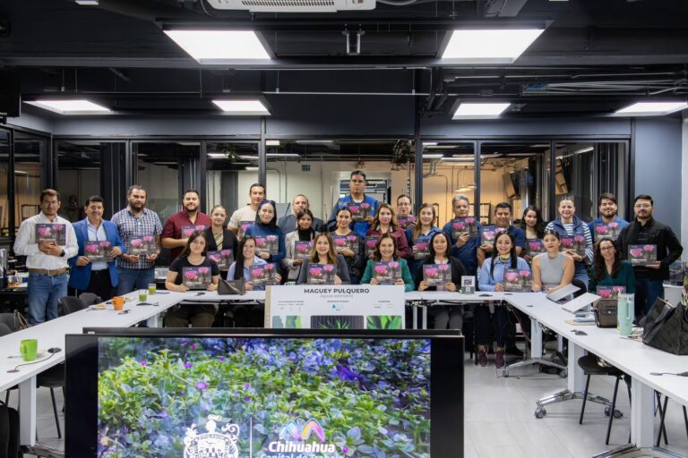 Investigadores de la UACH colaboran en el libro Paleta Vegetal