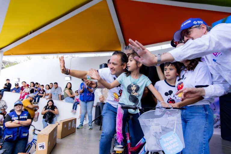 Celebra alcalde Marco Bonilla y la Presidenta del DIF Municipal a la niñez con la “Party Fiesta Loca DIFertida”