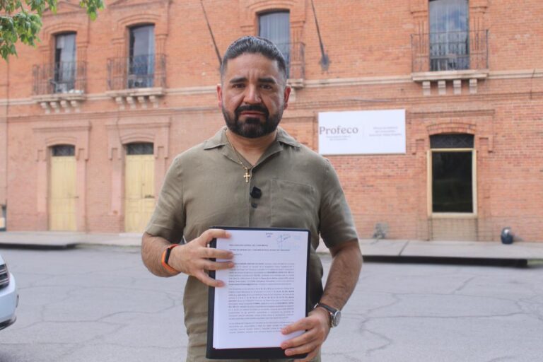Francisco Sánchez denuncia a Telcel ante Profeco por extorsión para registrar líneas celulares