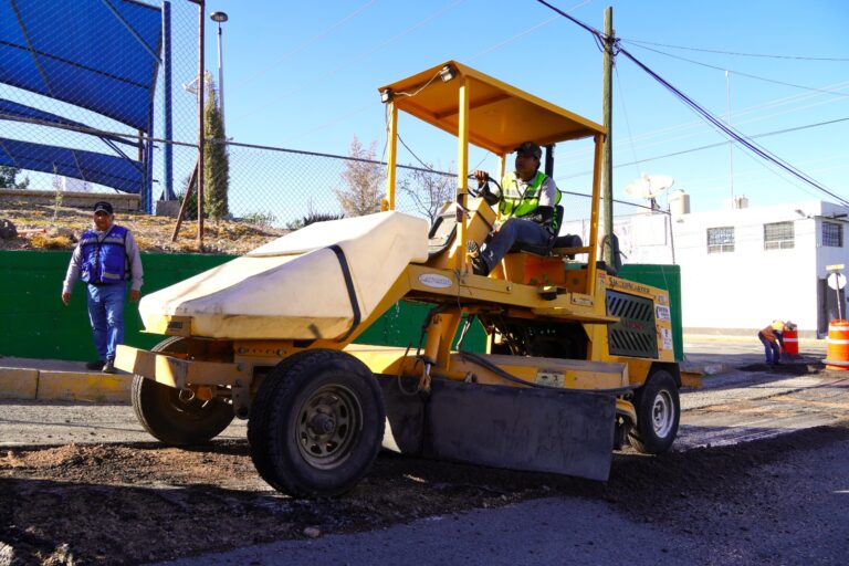 Inicia Municipio recarpeteo en calles de la colonia Colinas del Sol