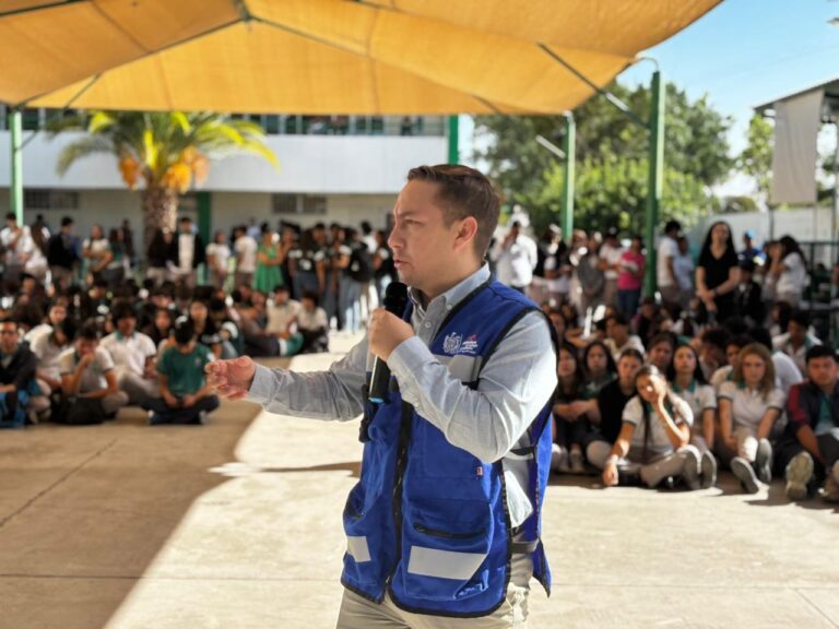 Continúa Gobierno Municipal llevando charlas “Hablar Salva Vidas” a instituciones educativas