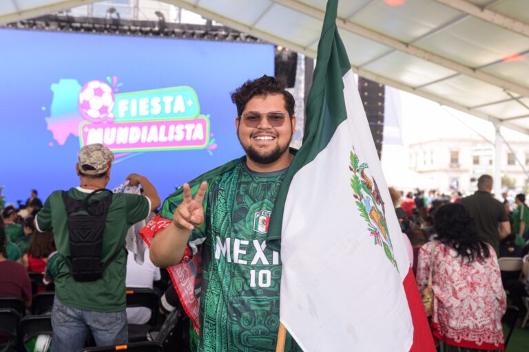 Se reúnen familias chihuahuenses en la Plaza del Ángel para vivir la Fiesta Mundialista 2026