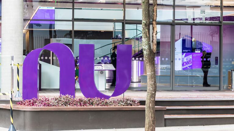 Nu llega a la banca en plena transformación digital del país