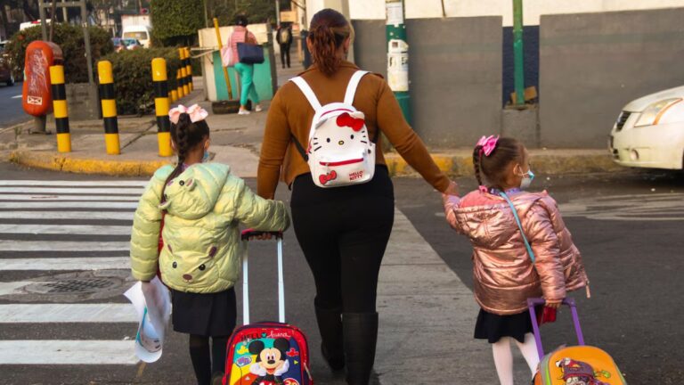 Para planear tus vacaciones: ¿Cuándo son los puentes según el calendario preliminar 2026-2027 de la SEP?